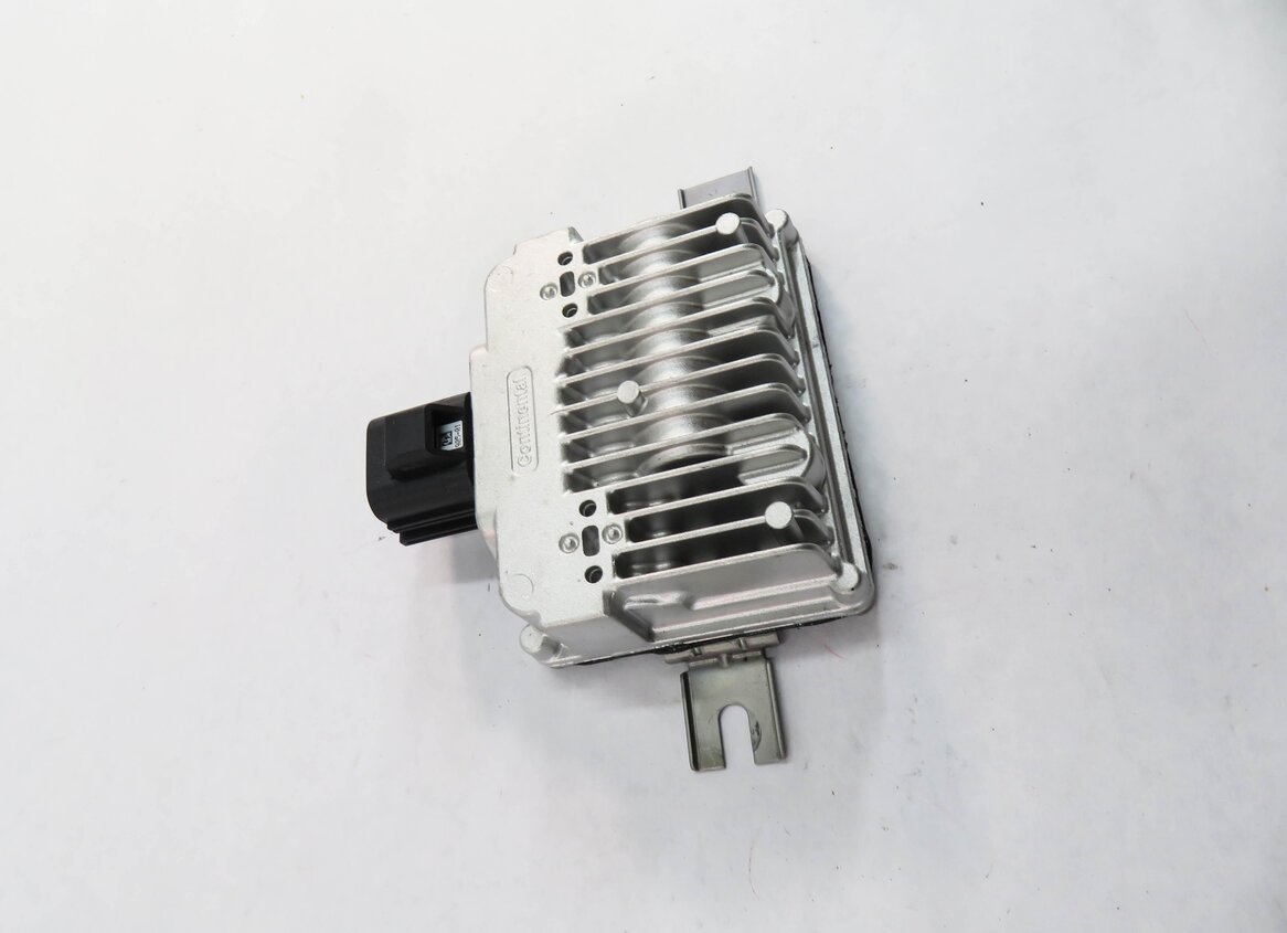 Thumbnail 3: 2010-2015 LR2 LR4 EVOQUE RANGE ROVER SPORT (L320 L538) FUEL PUMP CONTROL MODULE
