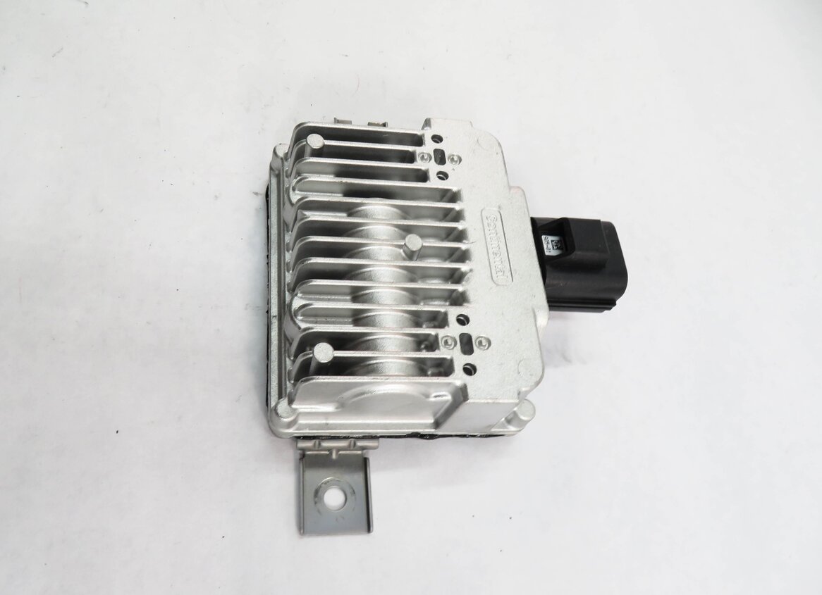 Thumbnail 4: 2010-2015 LR2 LR4 EVOQUE RANGE ROVER SPORT (L320 L538) FUEL PUMP CONTROL MODULE