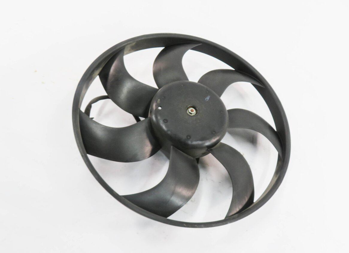 12-17 LR2 DISCOVERY SPORT RANGE ROVER EVOQUE (L538 L550) COOLING FAN (LARGE)