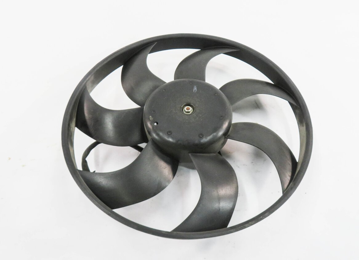 Thumbnail 2: 12-17 LR2 DISCOVERY SPORT RANGE ROVER EVOQUE (L538 L550) COOLING FAN (LARGE)