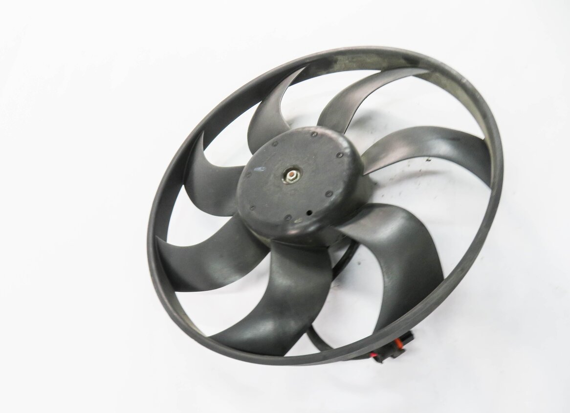 Thumbnail 4: 12-17 LR2 DISCOVERY SPORT RANGE ROVER EVOQUE (L538 L550) COOLING FAN (LARGE)
