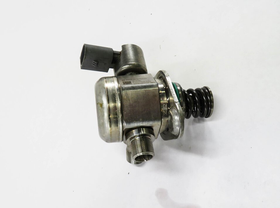 Thumbnail 4: 2011-2020 MERCEDES E500 E550 S600 SL450 SL550 GL550 - RIGHT MECHANICAL FUEL PUMP