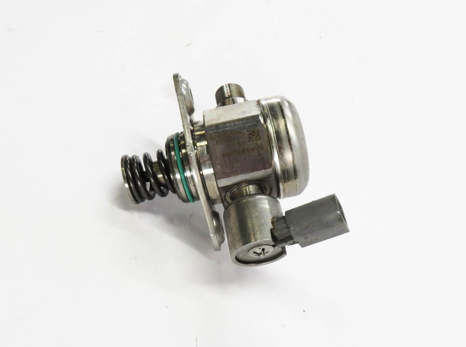 Thumbnail 5: 2011-2020 MERCEDES E500 E550 S600 SL450 SL550 GL550 - RIGHT MECHANICAL FUEL PUMP