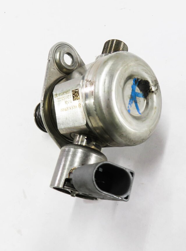 Thumbnail 7: 2011-2020 MERCEDES E500 E550 S600 SL450 SL550 GL550 - RIGHT MECHANICAL FUEL PUMP