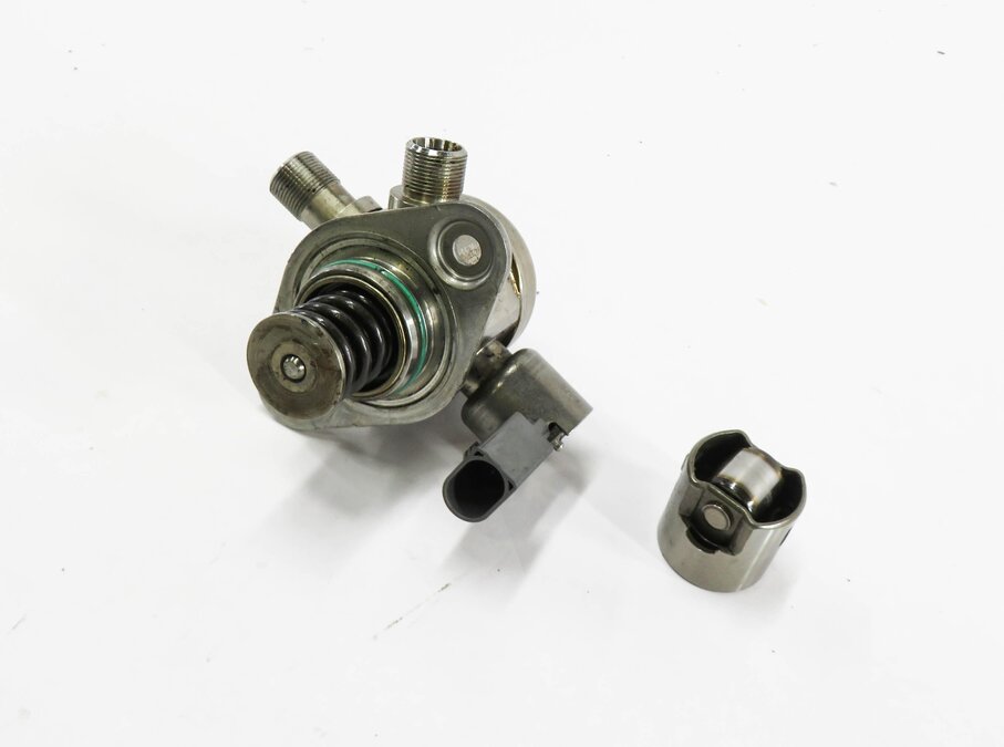 2011-2020 MERCEDES E500 E550 S600 SL450 SL550 GL550 - LEFT MECHANICAL FUEL PUMP