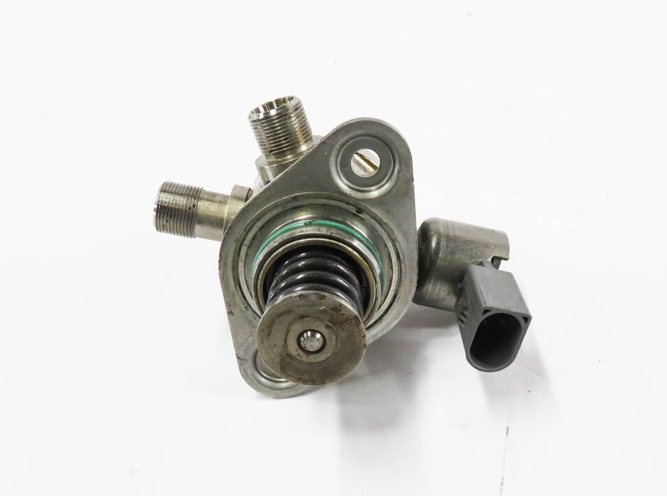 Thumbnail 3: 2011-2020 MERCEDES E500 E550 S600 SL450 SL550 GL550 - LEFT MECHANICAL FUEL PUMP