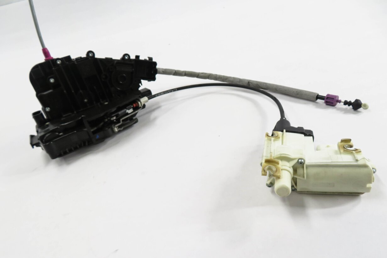 Thumbnail 2: 2013-2015 MERCEDES GL350 GL450 GL550 (X166) RIGHT REAR SOFT CLOSE DOOR LATCH