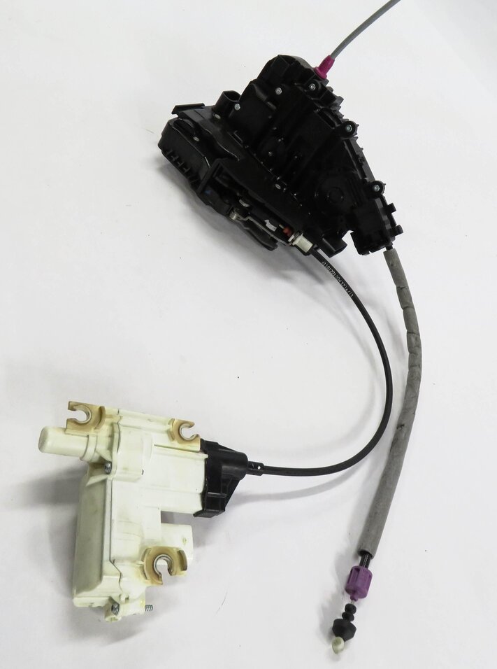 Thumbnail 3: 2013-2015 MERCEDES GL350 GL450 GL550 (X166) RIGHT REAR SOFT CLOSE DOOR LATCH