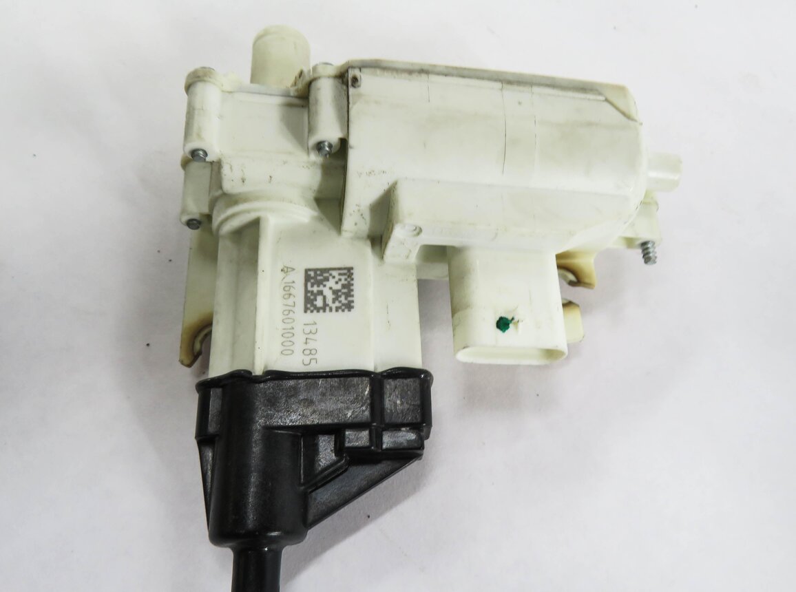 Thumbnail 6: 2013-2015 MERCEDES GL350 GL450 GL550 (X166) RIGHT REAR SOFT CLOSE DOOR LATCH