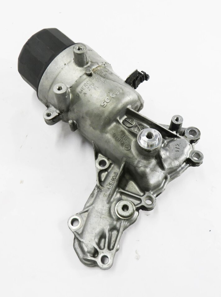 Thumbnail 1: 2014 MERCEDES GL550 (X166) 4.6L M278 ENGINE - OIL FILTER HOUSING w/ CAP