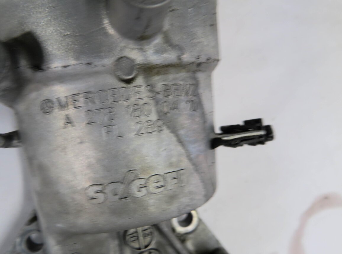 Thumbnail 7: 2014 MERCEDES GL550 (X166) 4.6L M278 ENGINE - OIL FILTER HOUSING w/ CAP