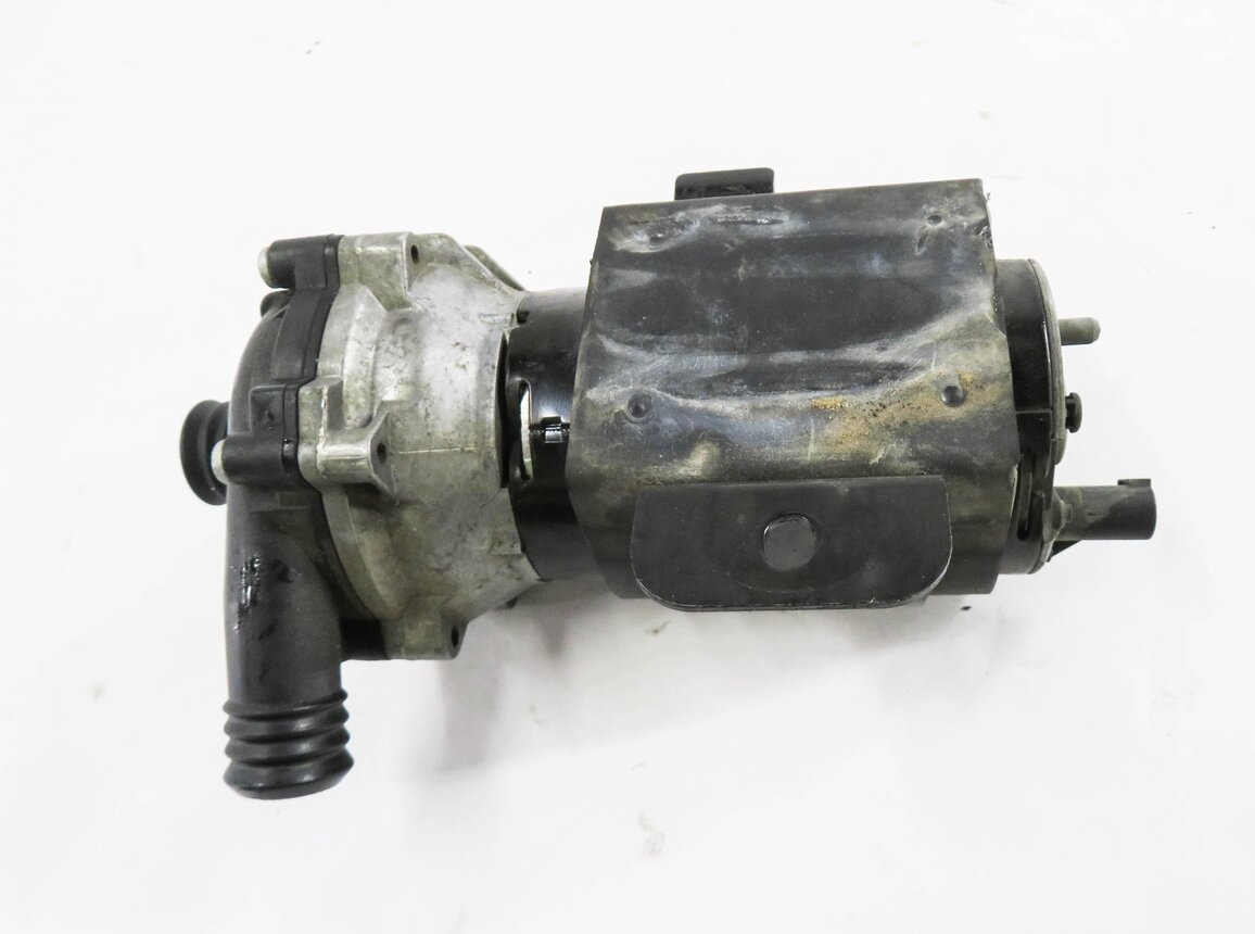 Thumbnail 6: 2014 MERCEDES GL550 (X166) 4.6L M278 ENGINE - AUX AUXILIARY WATER PUMP