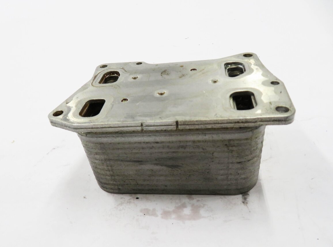 Thumbnail 5: 2011-2020 MERCEDES CL550 E550 GL450 GL550 ML550 S550 SL550 - ENGINE OIL COOLER