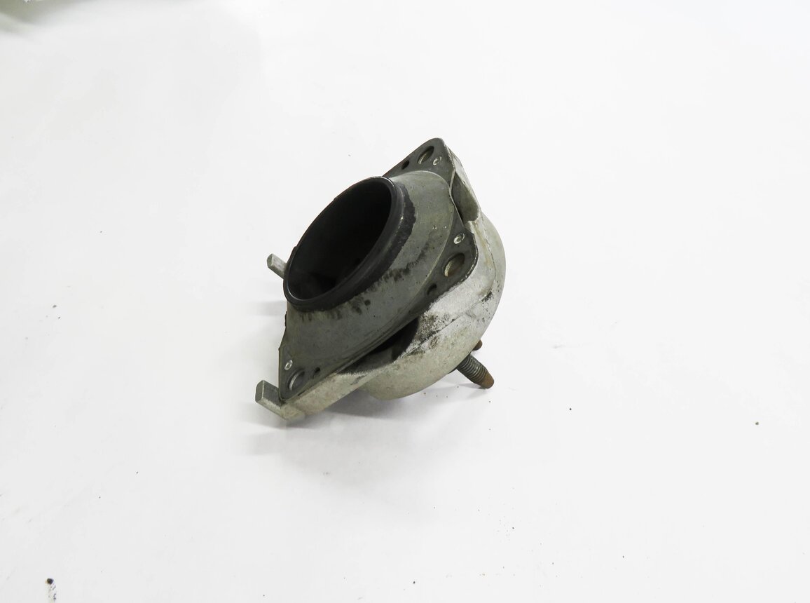 Thumbnail 4: 2014 MERCEDES GL550 (X166) 4.6L M278 ENGINE - TRANSMISSION MOUNT BRACKET