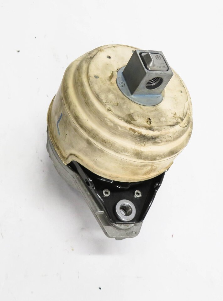 Thumbnail 4: 2014 MERCEDES GL550 (X166) 4.6L M278 ENGINE - MOTOR MOUNT