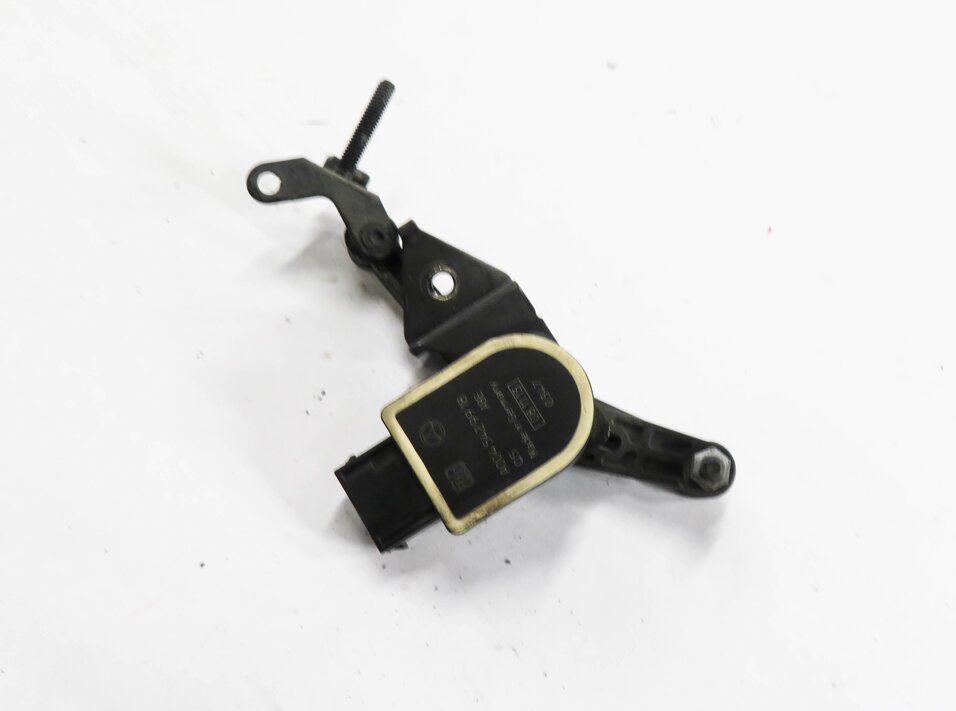 Thumbnail 1: 2014 MERCEDES GL550 (X166) LEFT FRONT DRIVER SUSPENSION HEIGHT LEVEL SENSOR
