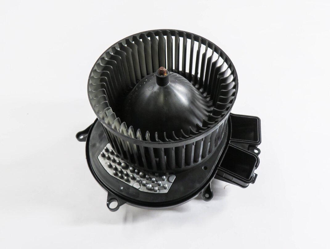 Thumbnail 2: 12-19 MERCEDES GLE GL350 GL450 GL550 ML350 ML550 (W166 X166) FRONT BLOWER MOTOR