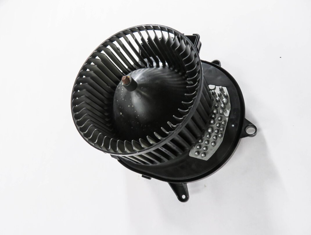 Thumbnail 3: 12-19 MERCEDES GLE GL350 GL450 GL550 ML350 ML550 (W166 X166) FRONT BLOWER MOTOR