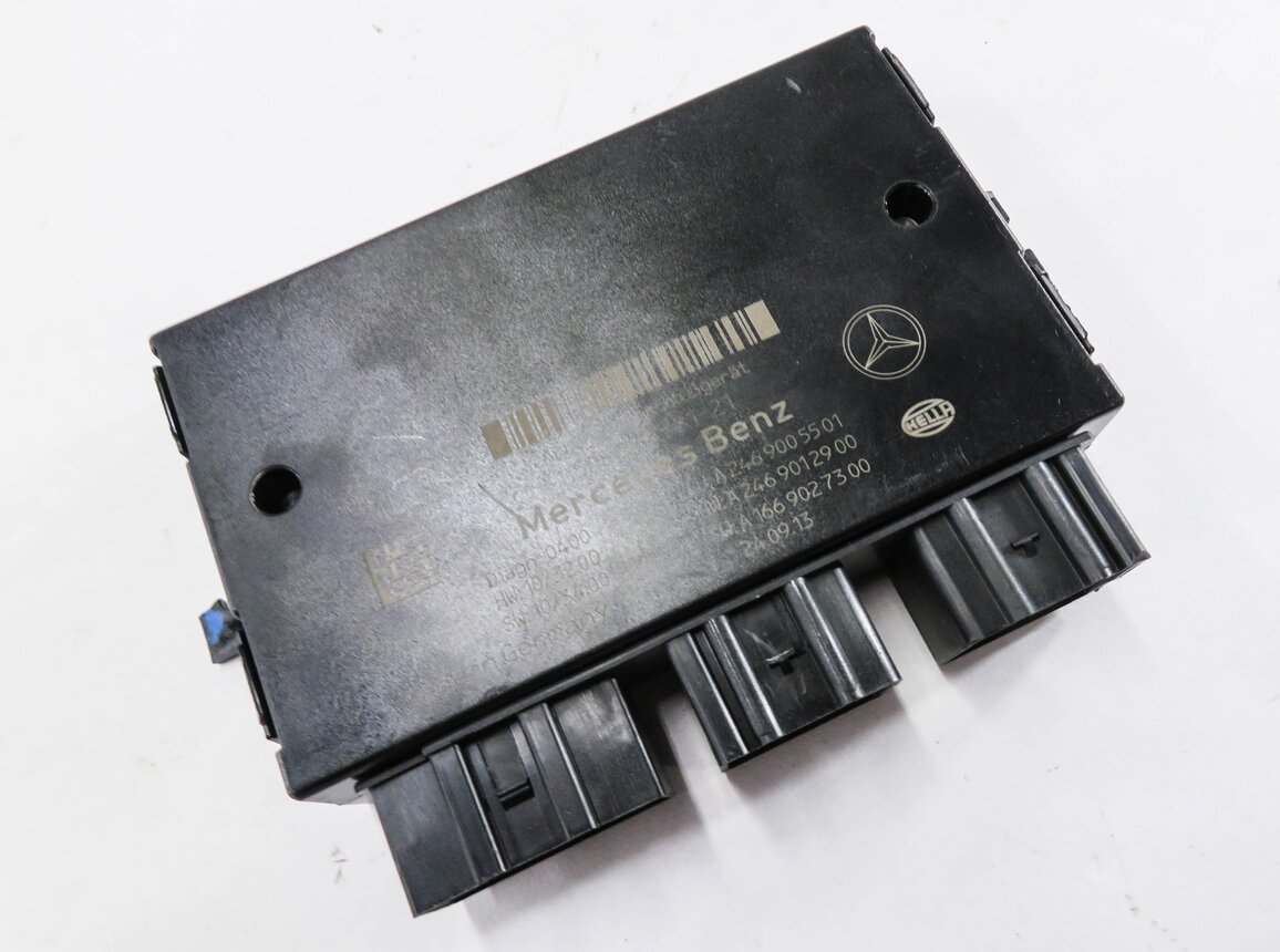 12-17 MERCEDES B250 G550 GL350 GL550 ML350 ML550 (W166 W246 X166) TOWING MODULE