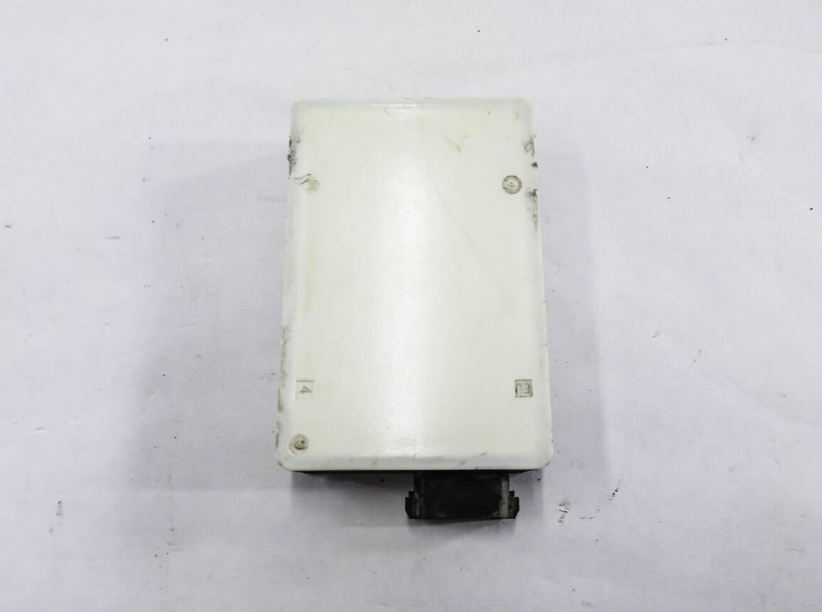 Thumbnail 2: 2014 MERCEDES GL350 GL450 GL550 GL63 CLS550 (C218 X166) BLIND SPOT RADAR MODULE