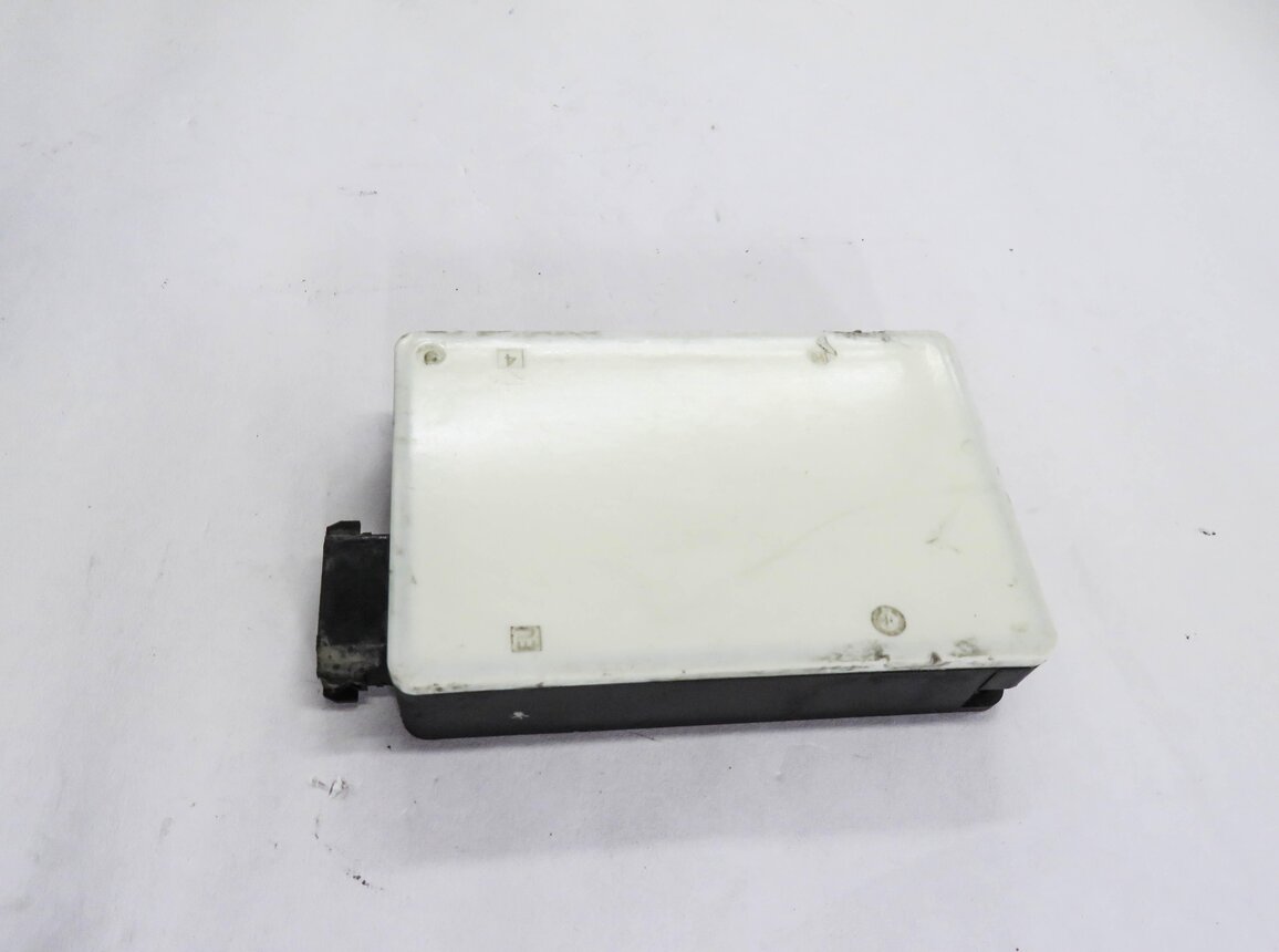 Thumbnail 4: 2014 MERCEDES GL350 GL450 GL550 GL63 CLS550 (C218 X166) BLIND SPOT RADAR MODULE