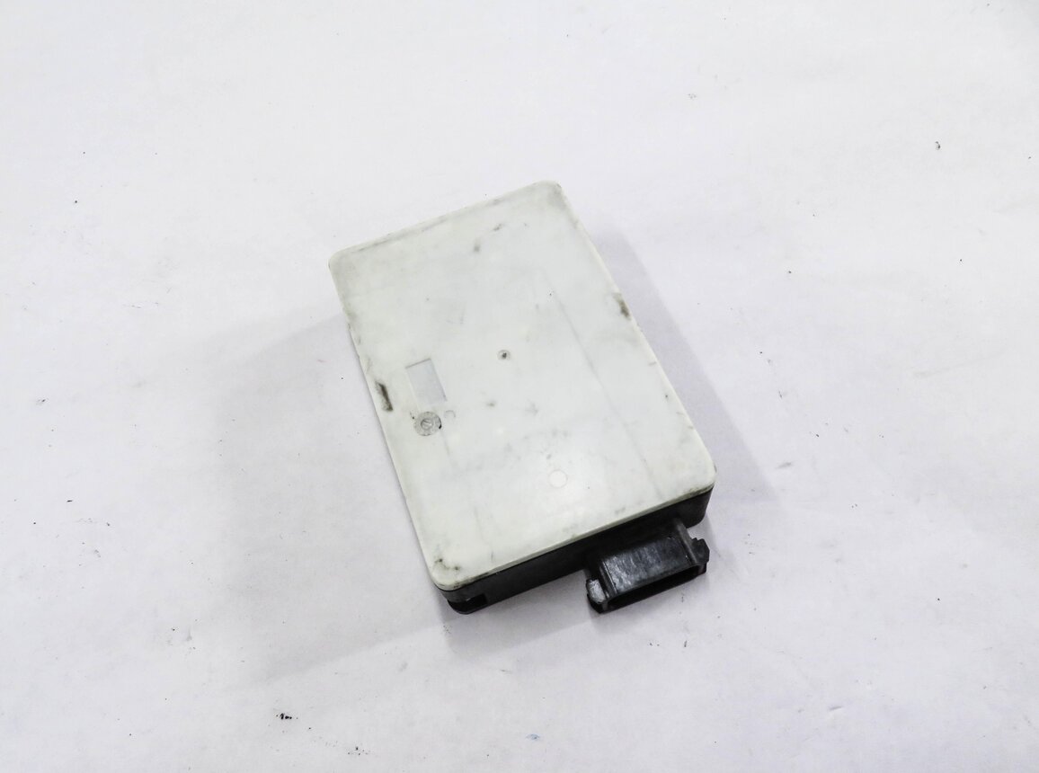 Thumbnail 1: 2014 MERCEDES GL550 (X166) BLIND SPOT RADAR DISTRONIC SENSOR CONTROL MODULE