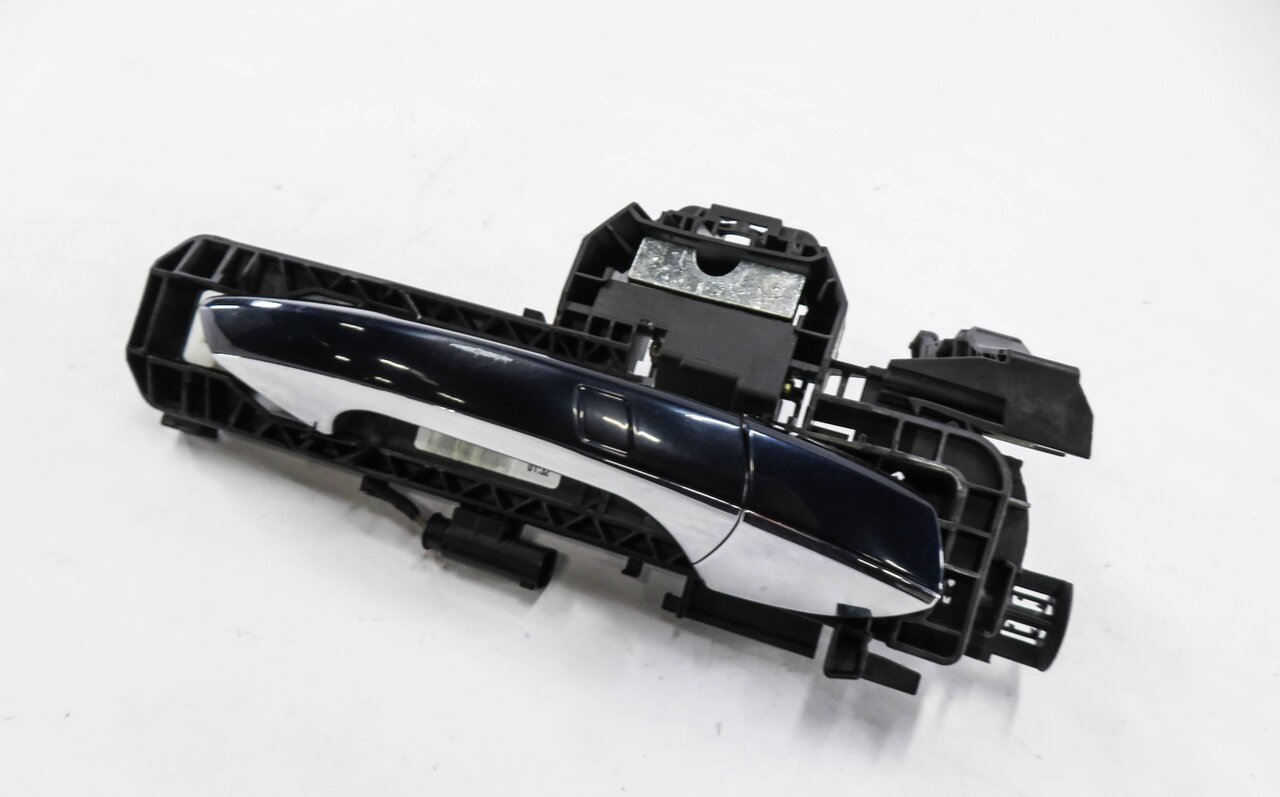 13-16 MERCEDES GL350 GL450 GL550 ML350 - RIGHT FRONT KEYLESS DOOR HANDLE (BLUE)