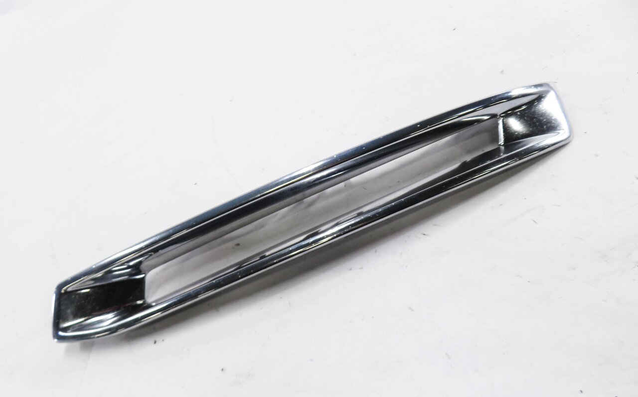 2014 MERCEDES GL550 (X166) RIGHT FRONT PASSENGER FOGLIGHT TRIM