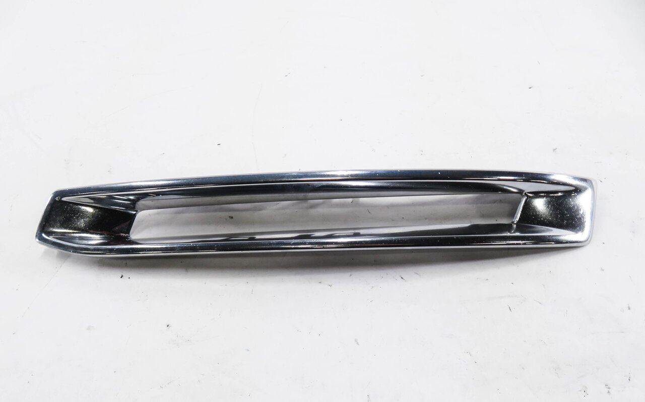 Thumbnail 2: 2014 MERCEDES GL550 (X166) RIGHT FRONT PASSENGER FOGLIGHT TRIM
