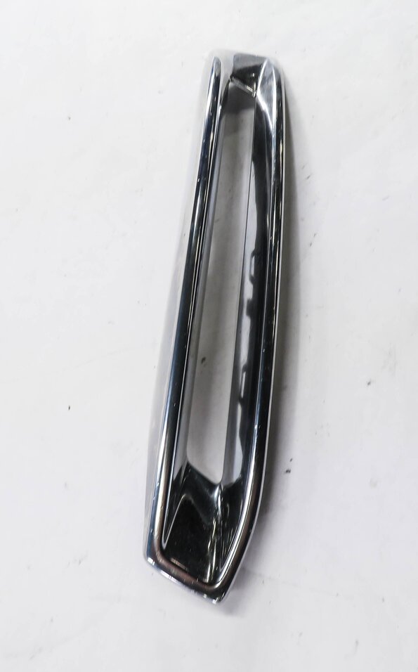 Thumbnail 4: 2014 MERCEDES GL550 (X166) RIGHT FRONT PASSENGER FOGLIGHT TRIM
