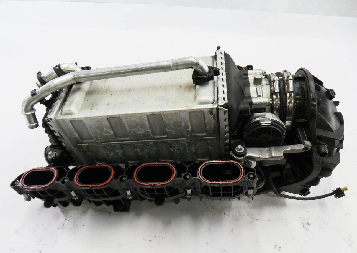 Thumbnail 7: 11-20 MERCEDES CL550 E550 GL450 GL550 GLS550 S550 SL550 - 4.6L INTAKE MANIFOLD