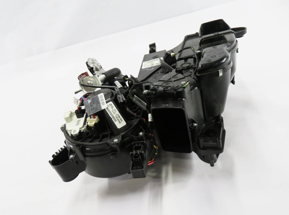 Thumbnail 2: 13-19 MERCEDES GL350 GL450 GL550 GLS350 GLS450 (W166 X166) REAR A/C BLOWER MOTOR