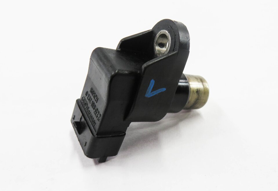Thumbnail 2: 2006 PORSCHE CAYENNE (955) 4.5L M48 ENGINE - CAMSHAFT CAM POSITION SENSOR
