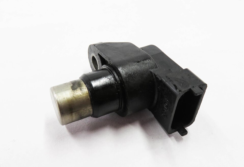 Thumbnail 3: 2006 PORSCHE CAYENNE (955) 4.5L M48 ENGINE - CAMSHAFT CAM POSITION SENSOR