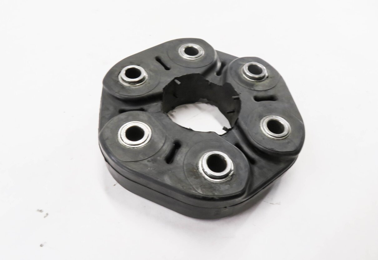 Thumbnail 4: 2006 PORSCHE CAYENNE (955) REAR DRIVESHAFT COUPLER JOINT FLEX DISC GUIBO