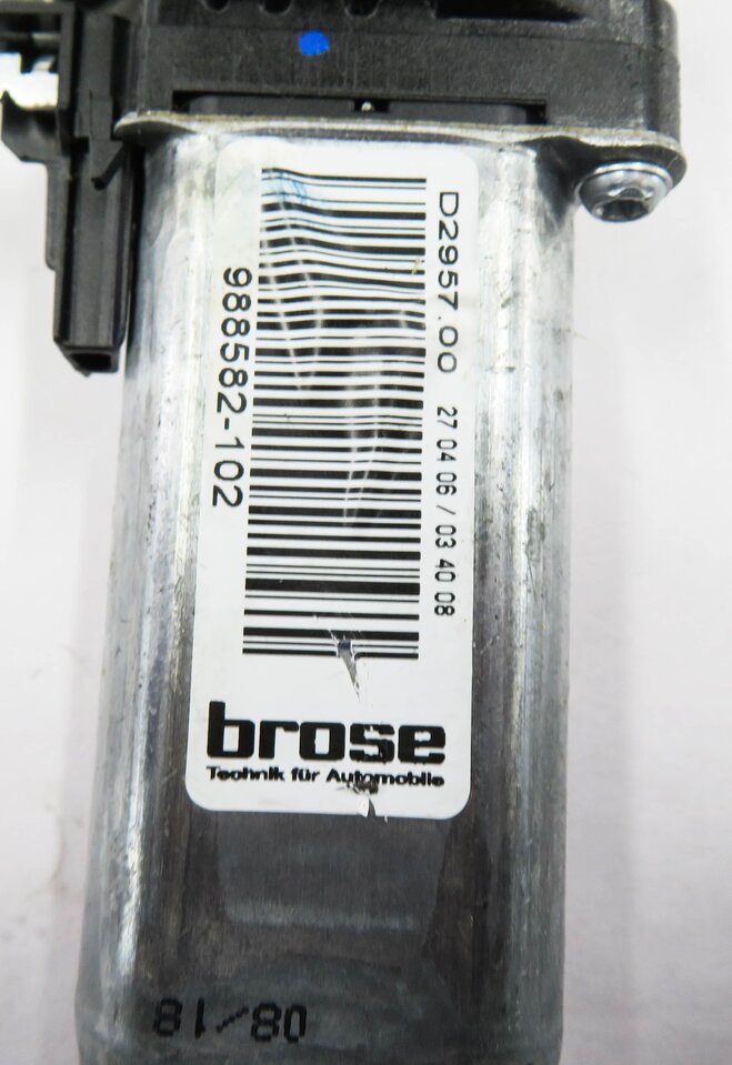 Thumbnail 6: 2006 PORSCHE CAYENNE (955) RIGHT FRONT PASSENGER SEAT ADJUSTMENT MOTOR SET-3
