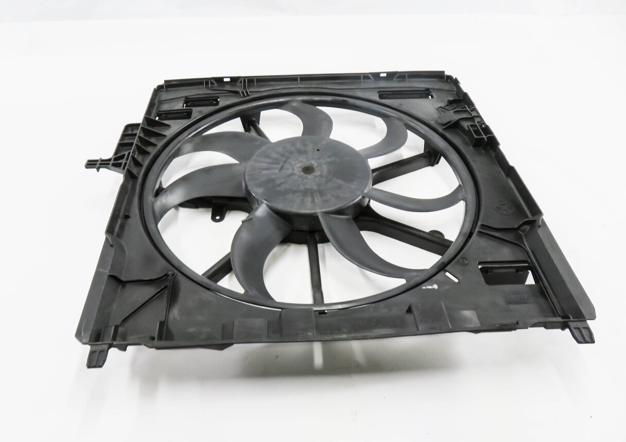 Thumbnail 2: 2007-2010 BMW X5 (E70) RADIATIOR COOLING FAN MOTOR w/ SHROUD (600 WATT)