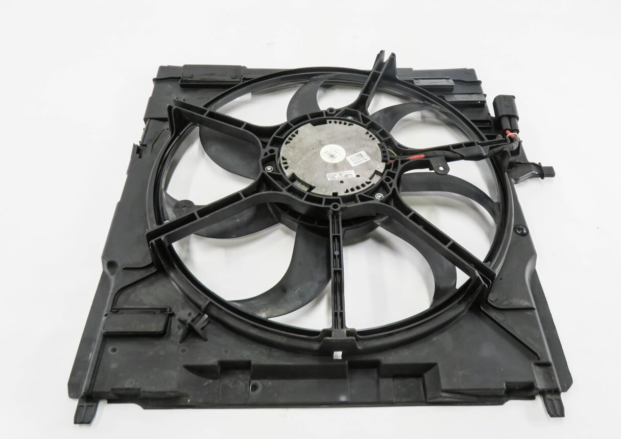 Thumbnail 6: 2007-2010 BMW X5 (E70) RADIATIOR COOLING FAN MOTOR w/ SHROUD (600 WATT)