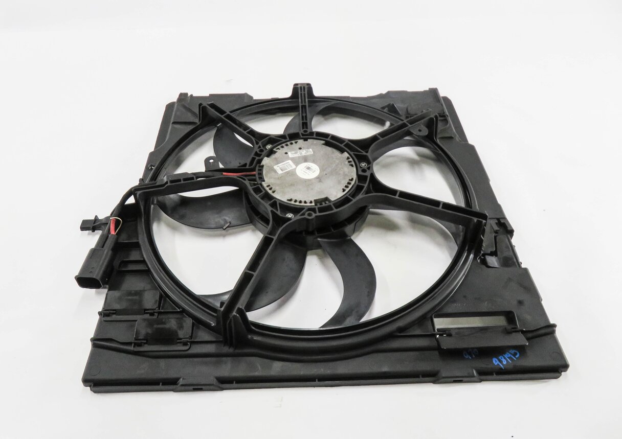 Thumbnail 7: 2007-2010 BMW X5 (E70) RADIATIOR COOLING FAN MOTOR w/ SHROUD (600 WATT)