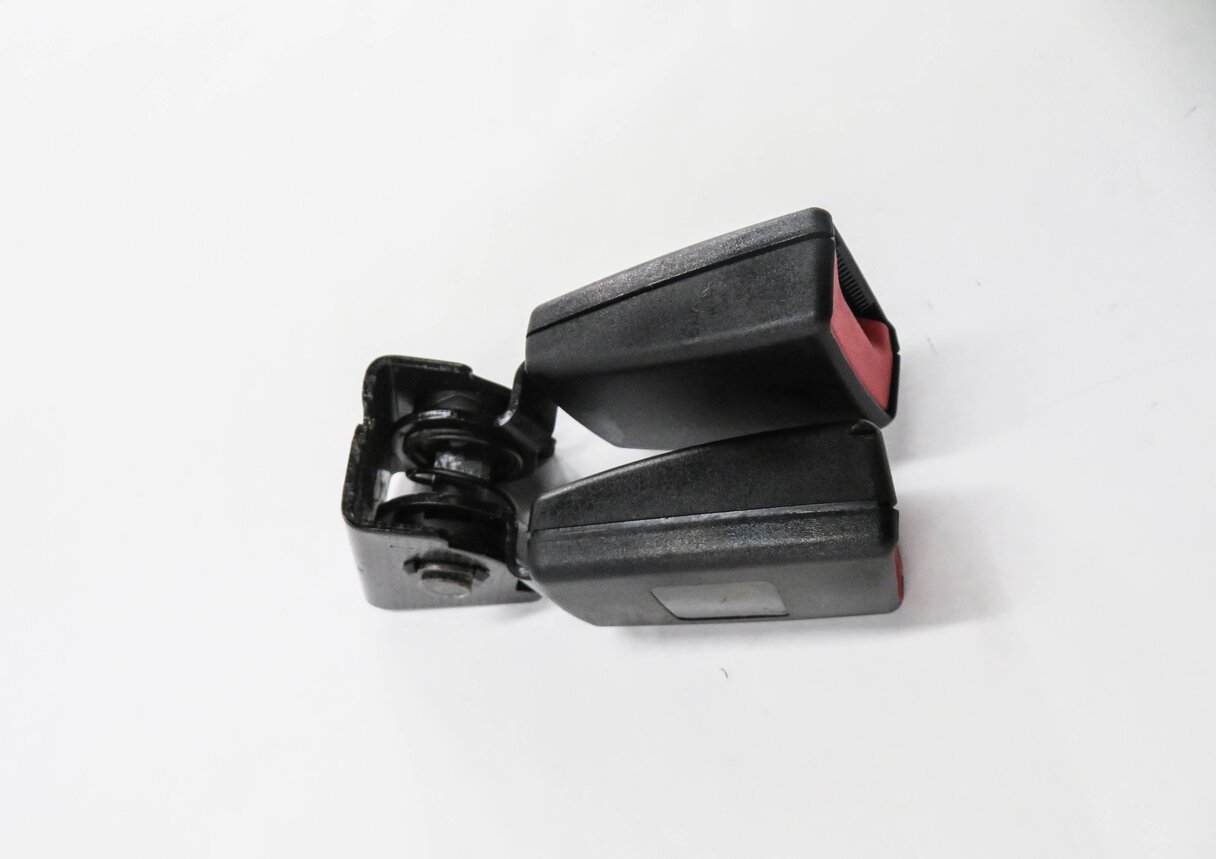 Thumbnail 3: 2008 BMW X5 (E70) REAR 3rd THIRD ROW SEAT SEATBELT BUCKLE RECEIVER SET