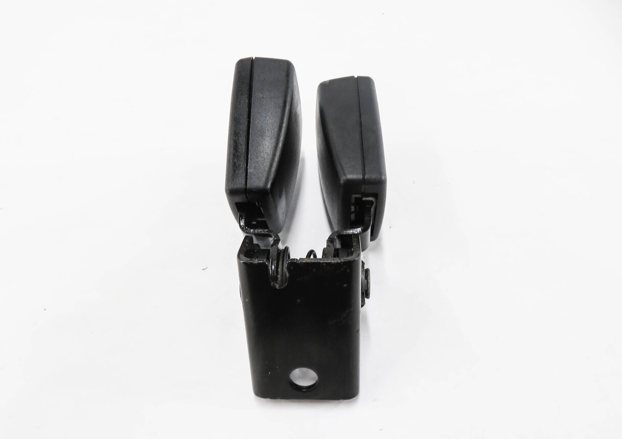 Thumbnail 5: 2008 BMW X5 (E70) REAR 3rd THIRD ROW SEAT SEATBELT BUCKLE RECEIVER SET
