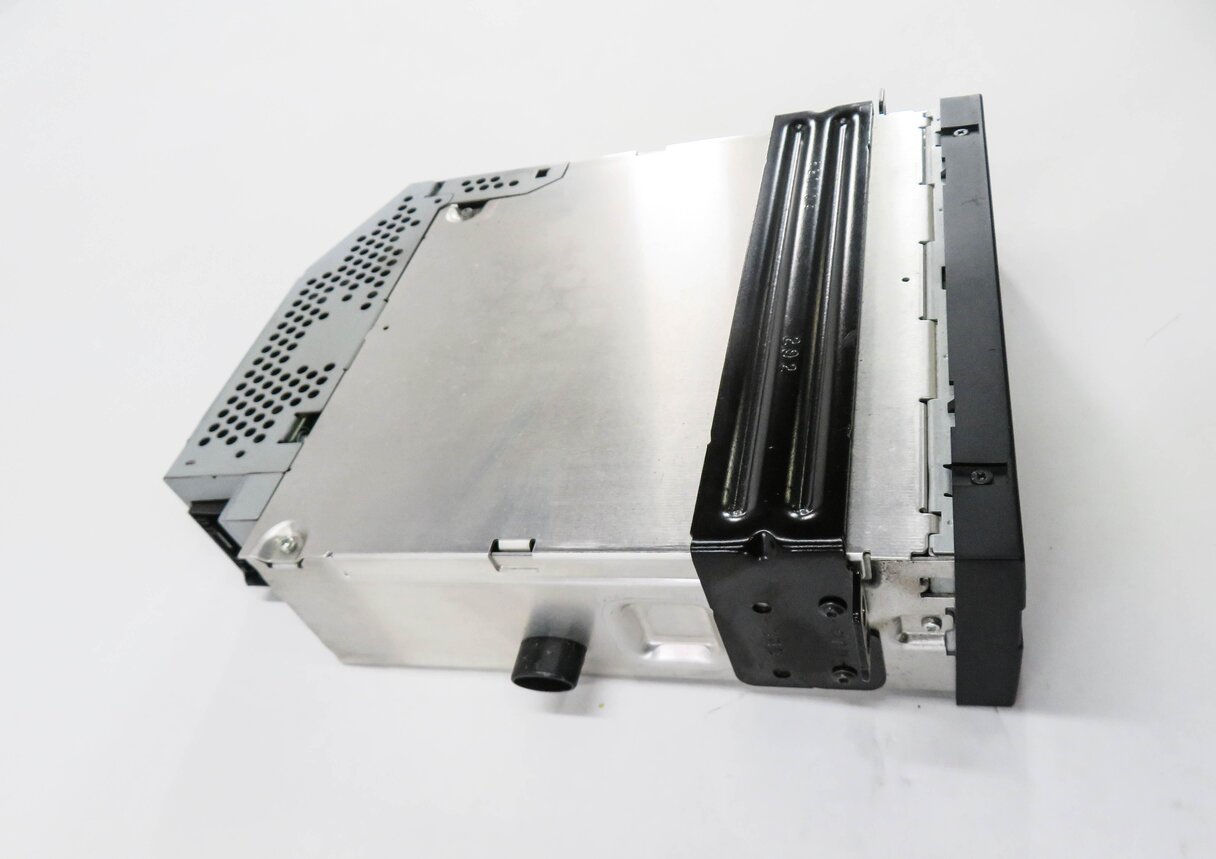 Thumbnail 3: 2008-2010 BMW 750i X5 X6 Z4 (F01 E70 E71 E89) VIDEO PLAYER 6-DISC DVD CHANGER