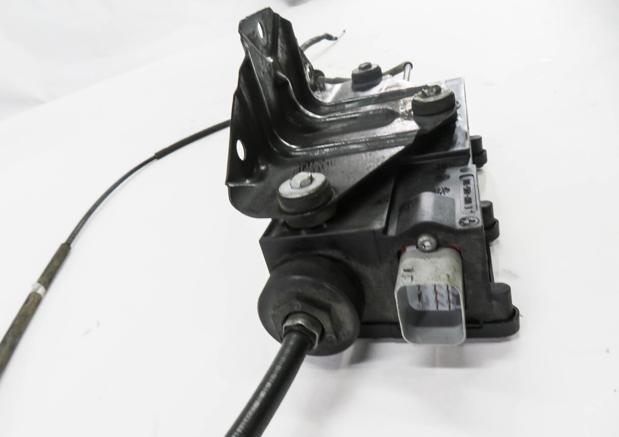 Thumbnail 7: 2008 BMW X5 (E70) PARKING BRAKE ACTUATOR MOTOR w/ CABLES