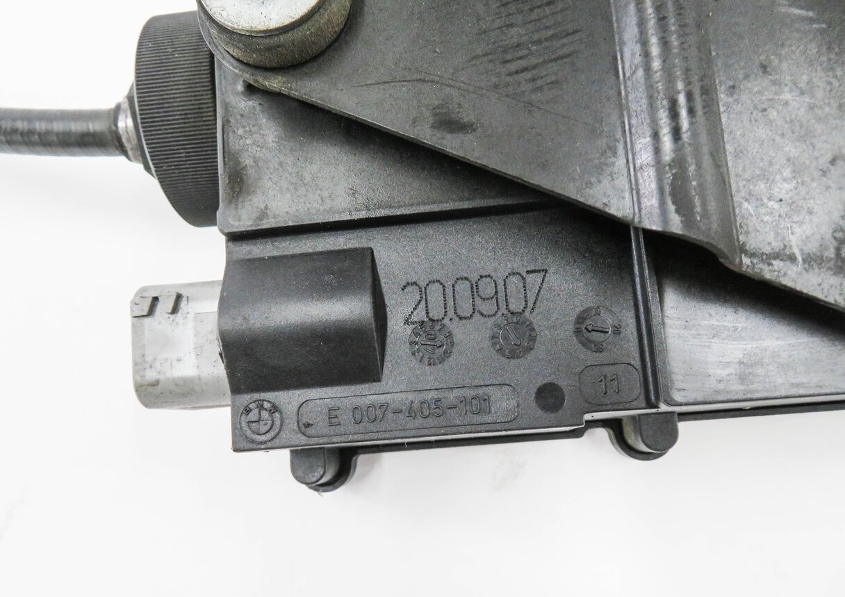 Thumbnail 9: 2008 BMW X5 (E70) PARKING BRAKE ACTUATOR MOTOR w/ CABLES