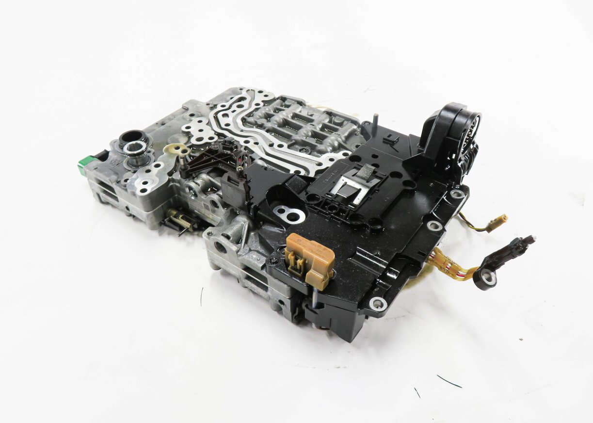 Thumbnail 2: 2013 BMW 535iGT 535i (F07 F10) 8HP-45Z - A/T AUTOMATIC TRANSMISSION VALVE BODY