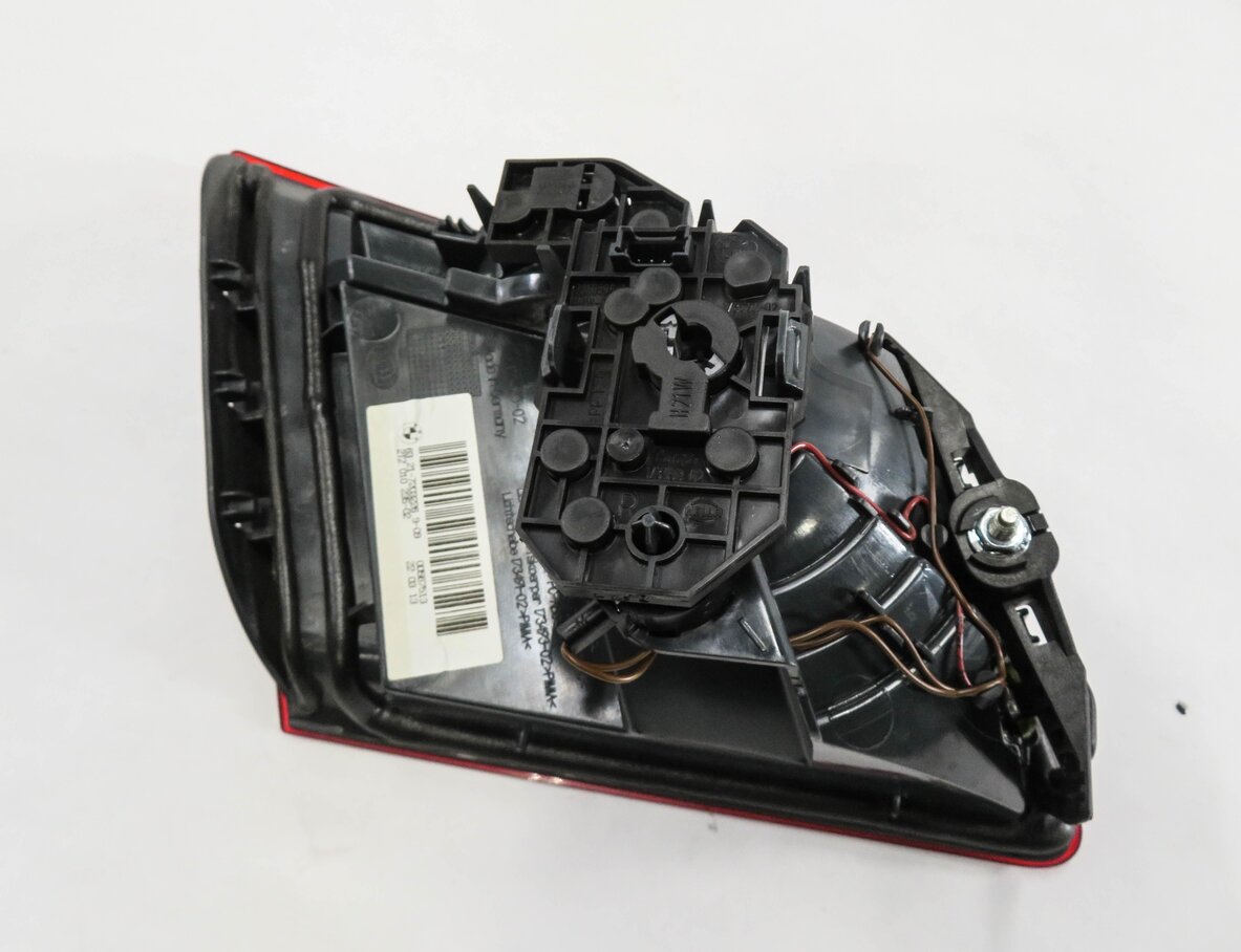 Thumbnail 6: 2011-2013 BMW 528i 535i 550i M5 (F10) RIGHT REAR TRUNK TAILLIGHT LIGHT LAMP