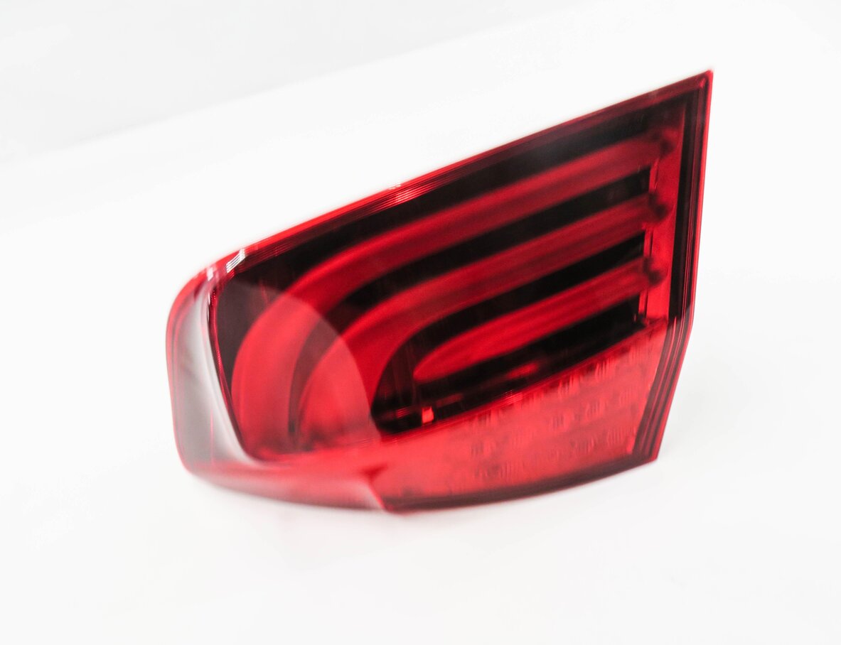 2011-2013 BMW 528i 535i 550i M5 (F10) RIGHT PASSENGER TAILLIGHT BRAKE LIGHT LAMP