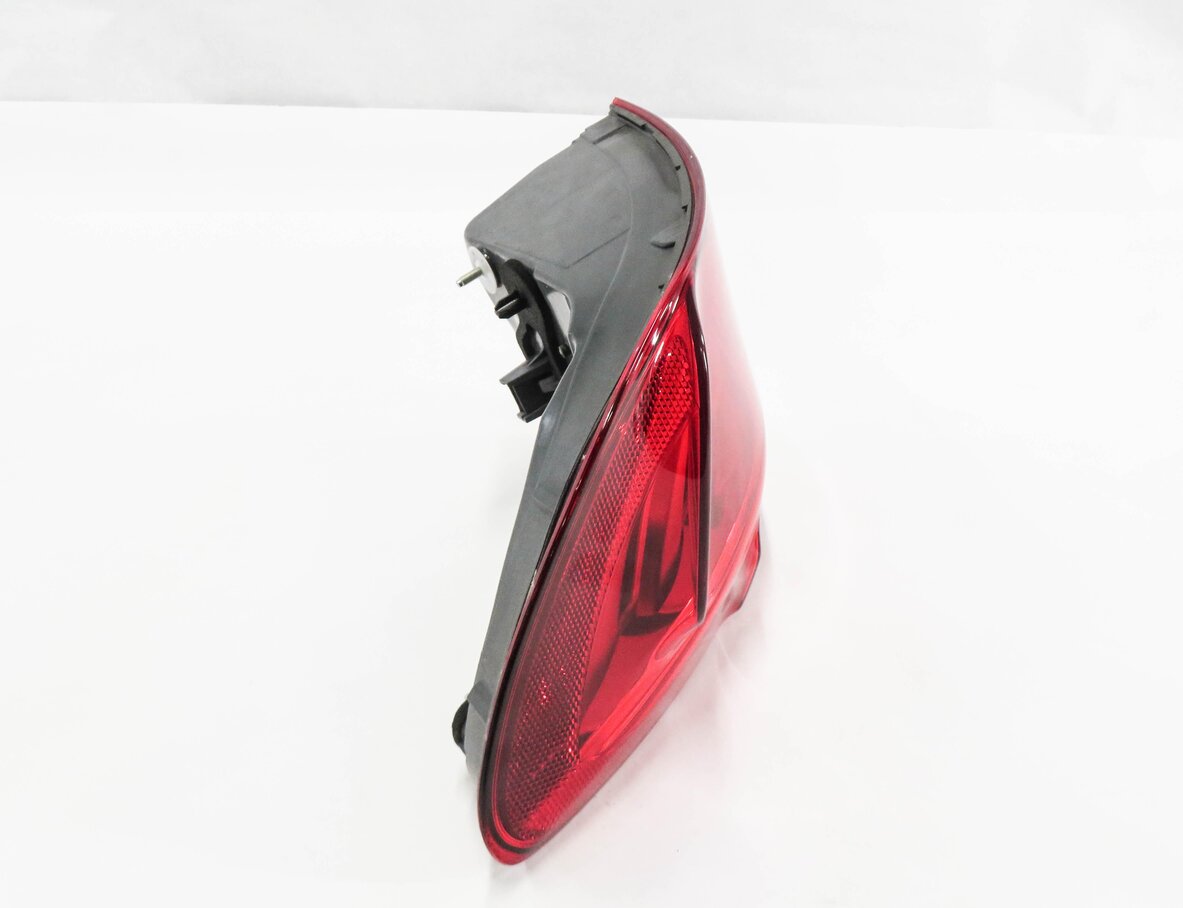 Thumbnail 4: 2011-2013 BMW 528i 535i 550i M5 (F10) RIGHT PASSENGER TAILLIGHT BRAKE LIGHT LAMP