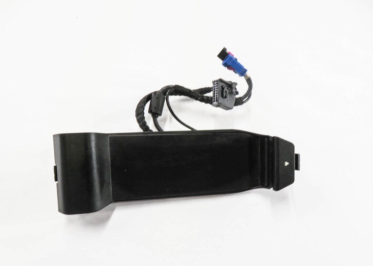 Thumbnail 2: 2013 BMW 535i (F10) FRONT CENTER CONSOLE CELL PHONE SNAP IN CRADLE