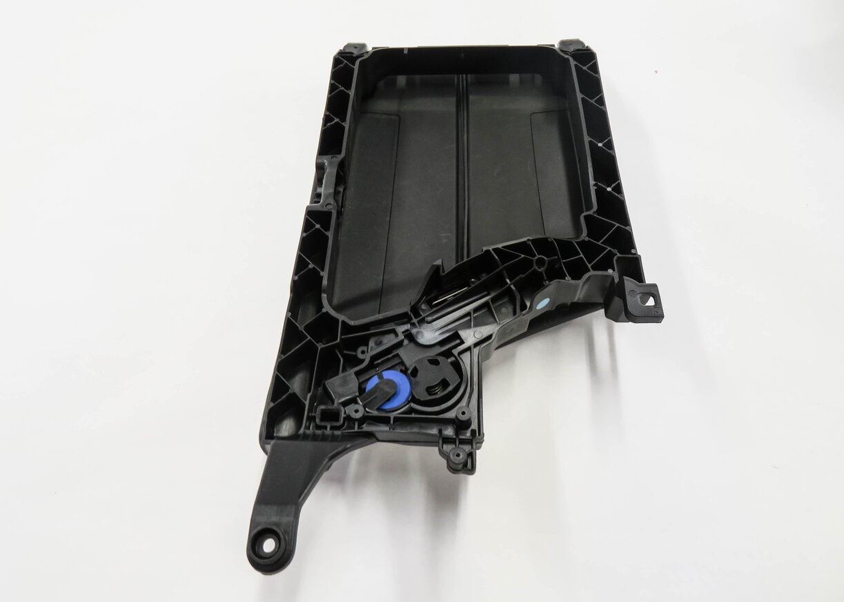 Thumbnail 8: 2012-2016 BMW 528i 535i 550i (F10) FRONT CENTER CONSOLE ARMREST LID (BLACK)
